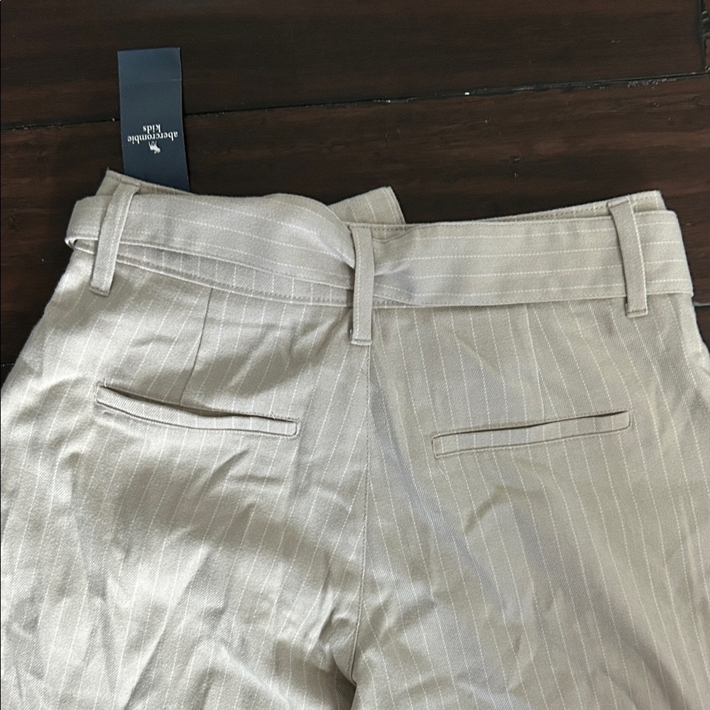 NWT Abercrombie & Fitch Girls slacks pants tan with pin stripe & belt 13/14 - Picture 7 of 8